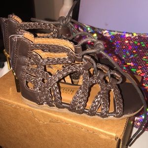 Sz 7 kids sandals